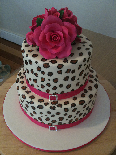 leopard rockabilly wedding cake